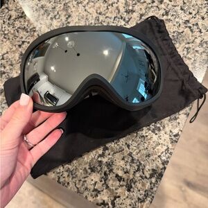 Ski goggles